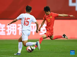 遗憾止步八强！郑钦文0-2斯瓦泰克，仍创造个人.